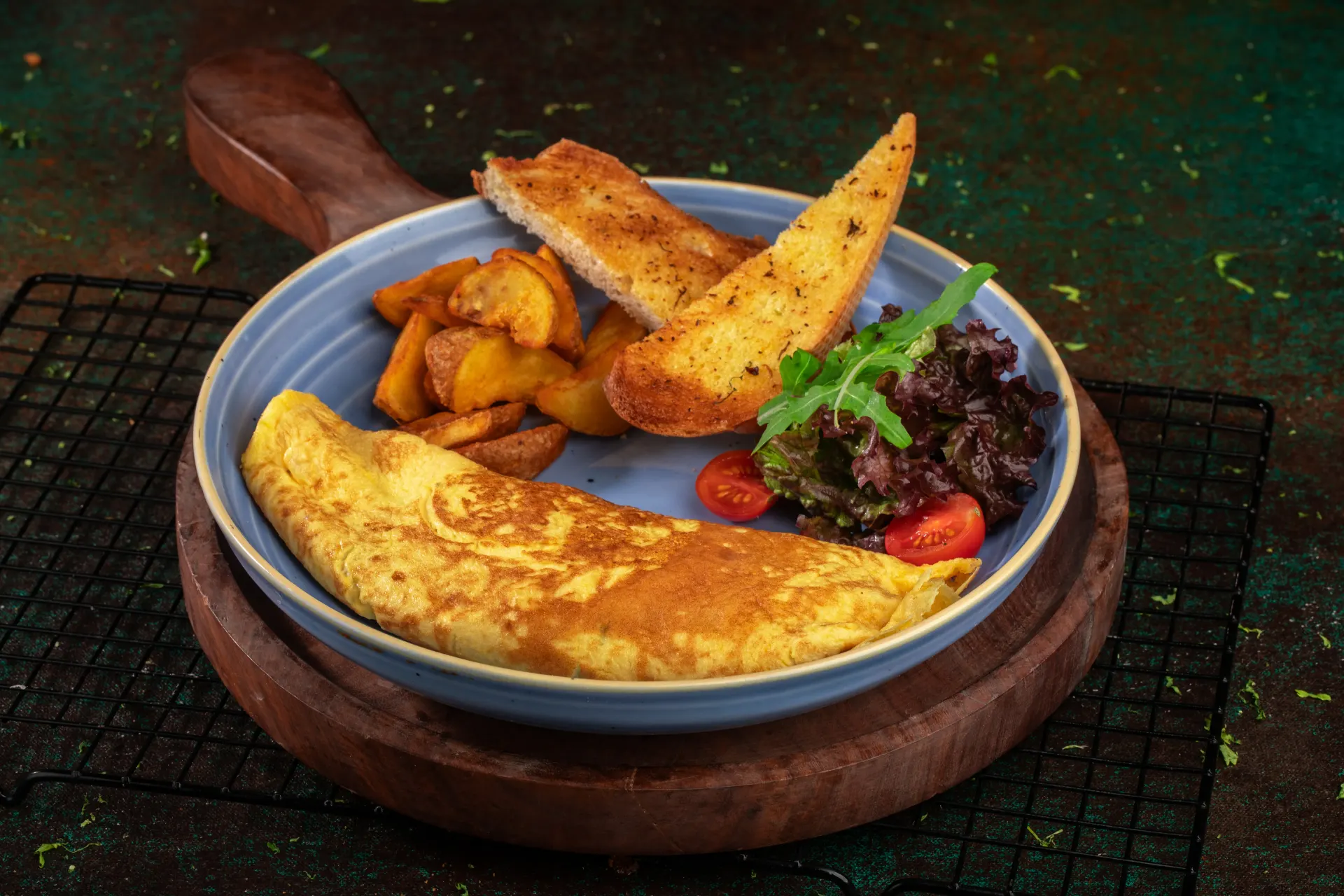Dinner plate at Dr. Sheesha dining lounge, Al Karama