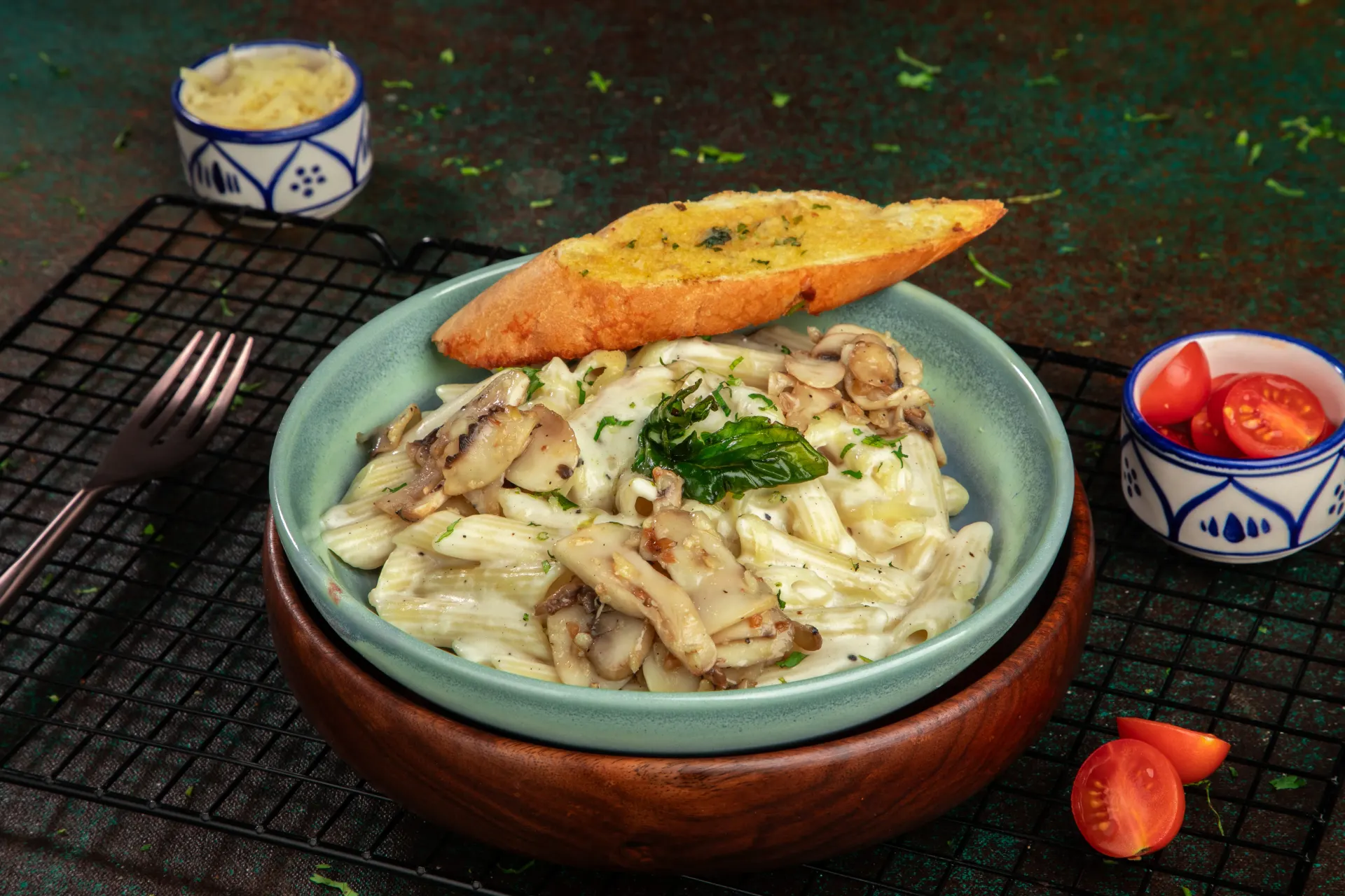 Food and shisha at Dr. Sheesha restaurant, Dubai