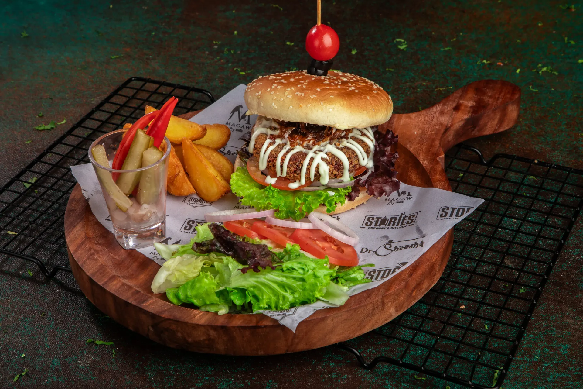 Food and shisha at Dr. Sheesha restaurant, Dubai