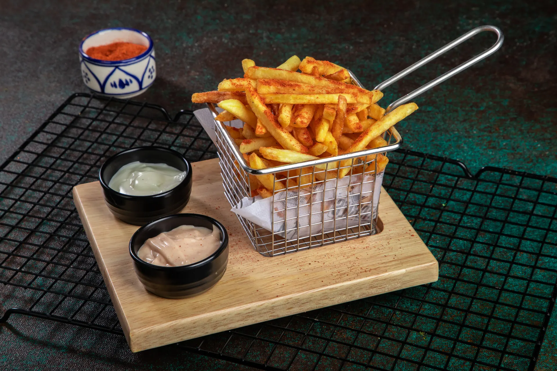 Late-night food at Dr. Sheesha, Al Karama