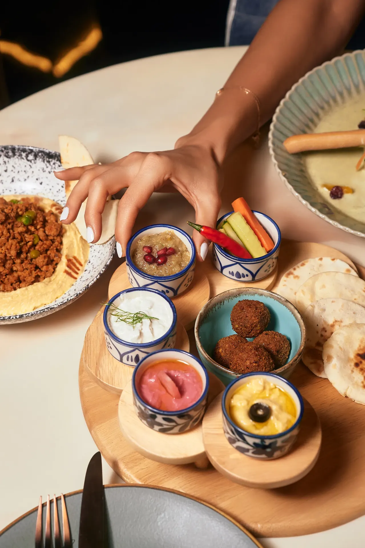 Late-night food at Dr. Sheesha, Al Karama
