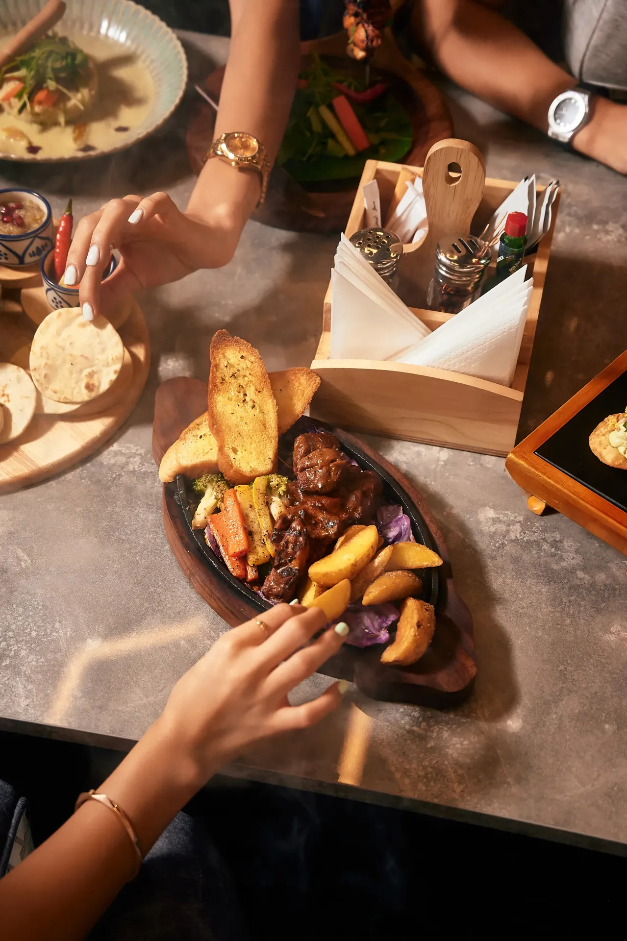 Late-night food at Dr. Sheesha, Al Karama